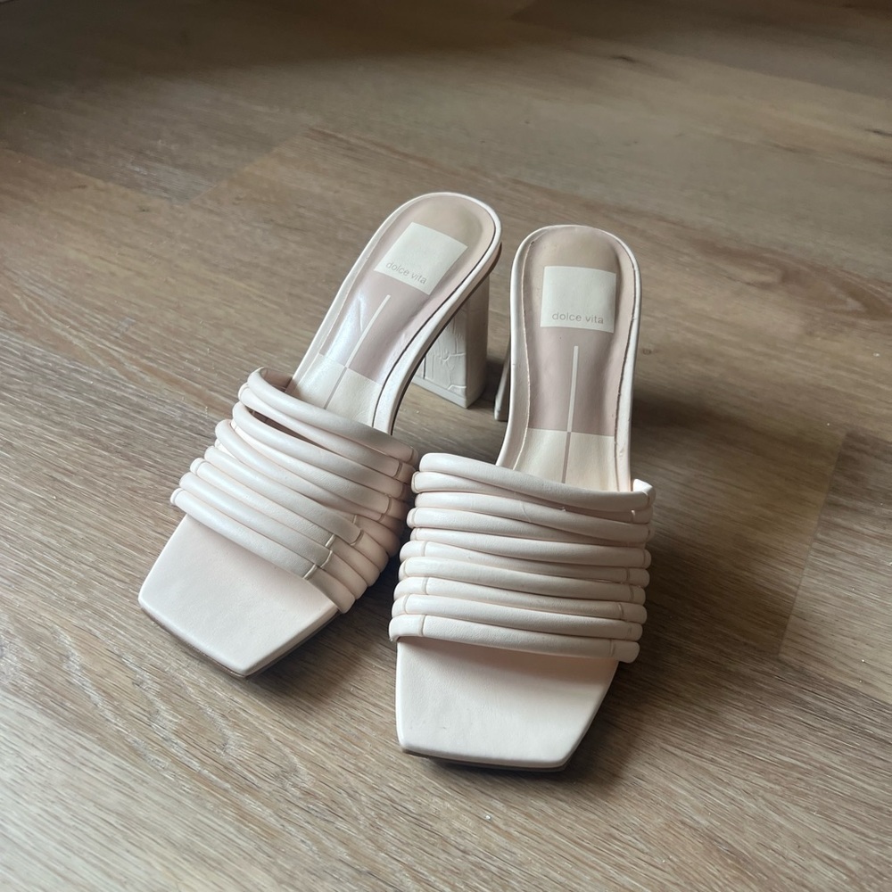 Dolce Vita cream 3” Heel - Size 6.5